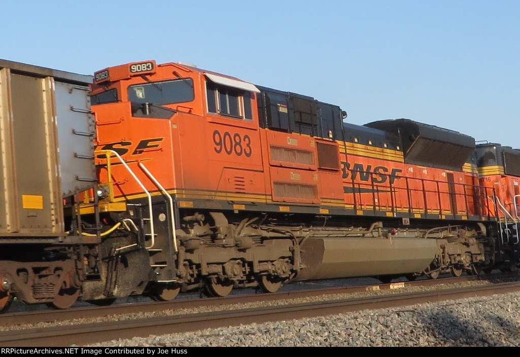 BNSF 9083